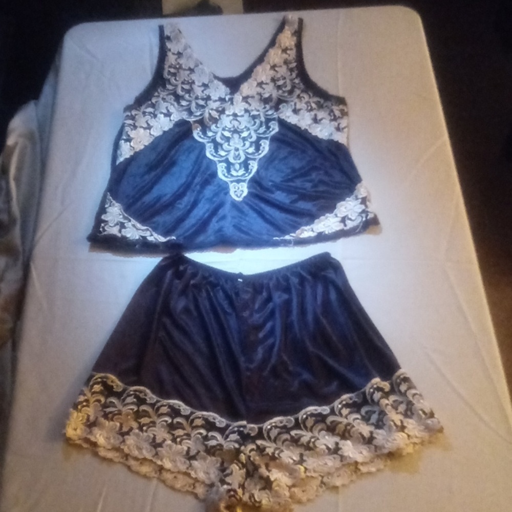 Beautiful Sleep Wear.         (Final Price)...